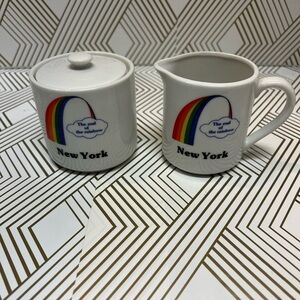 Vintage New York The End of the Rainbow Creamer & Sugar Set Papel Ceramic